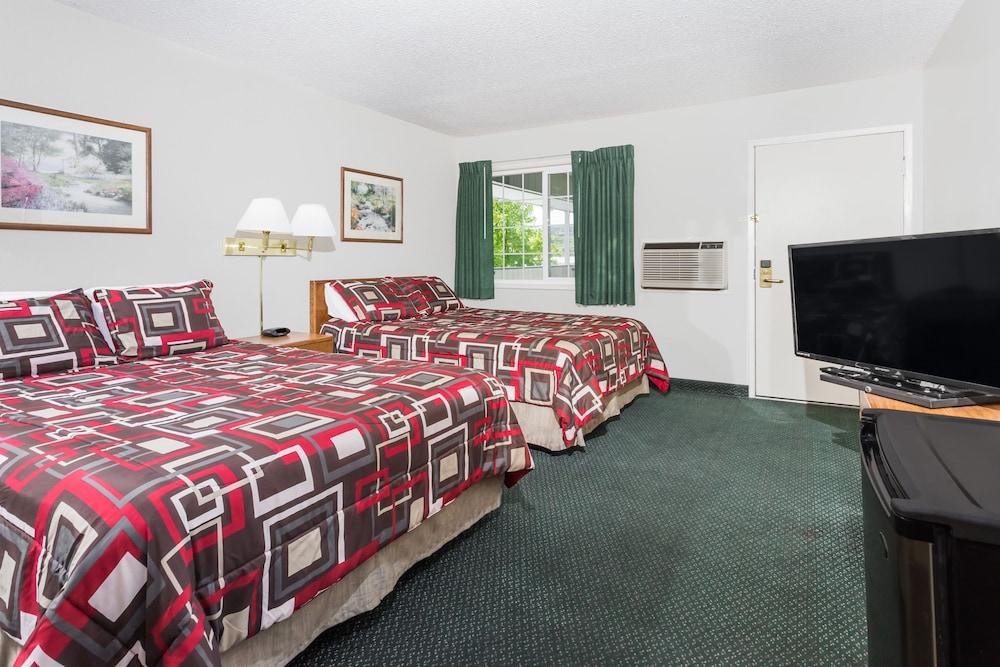 Travelodge by Wyndham Grants Pass photo 2