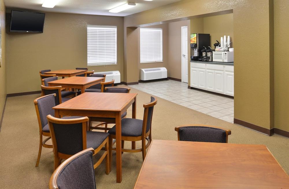 Americas Best Value Inn Smackover photo 26