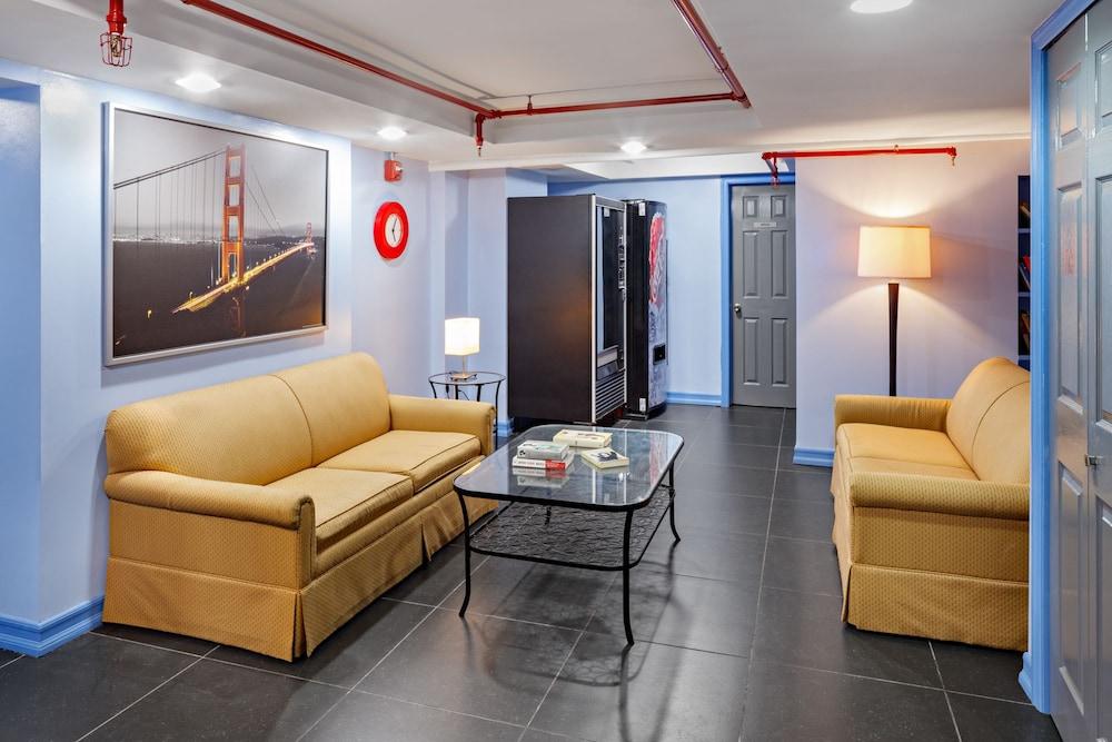 Central Park West Hostel photo 32