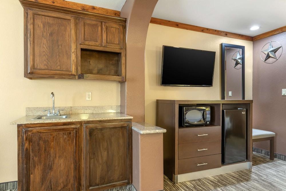 Best Western Windwood Inn & Suites photo 27