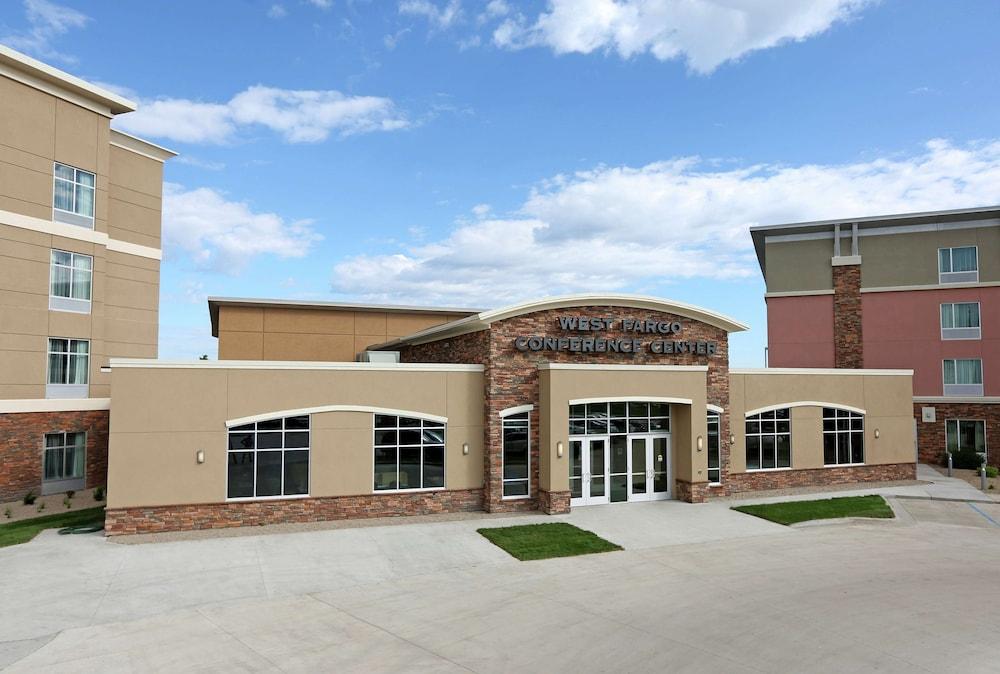 DoubleTree by Hilton West Fargo Sanford Medical Center Area photo 40