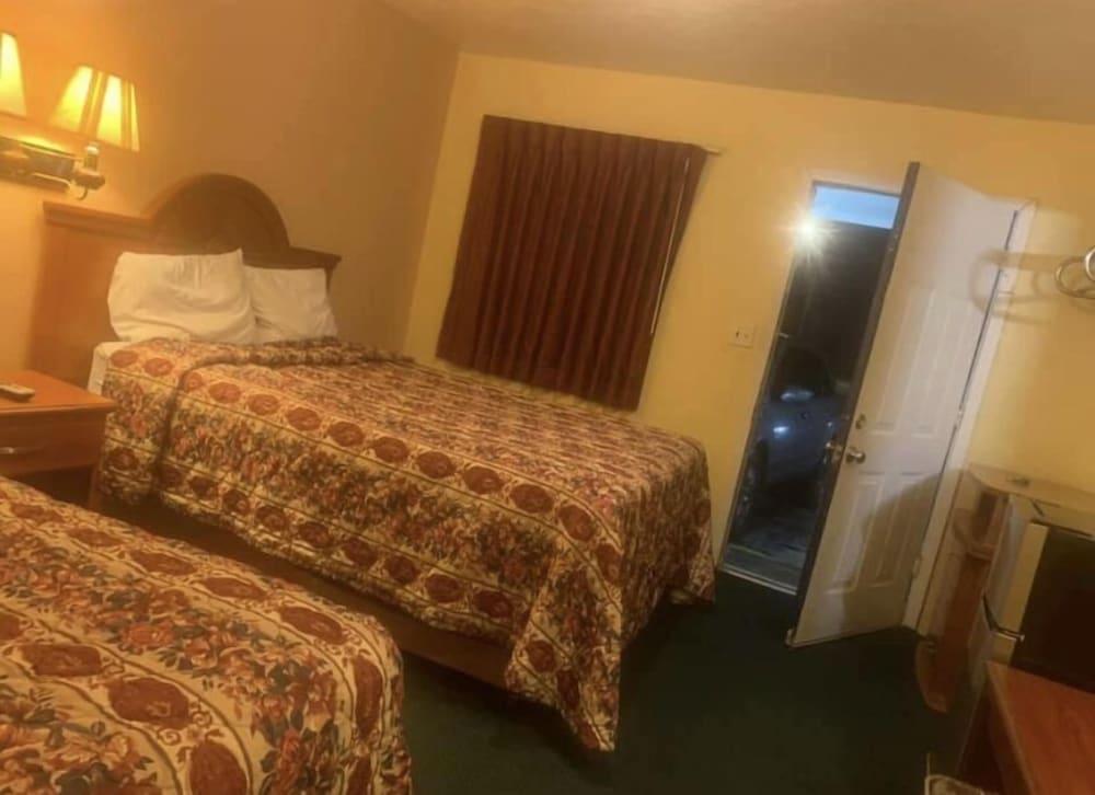 Economy INN poteau photo 3