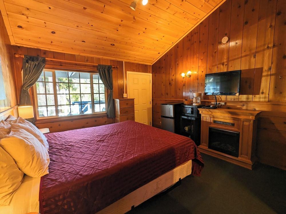 Bluebird Cottage Inn photo 33