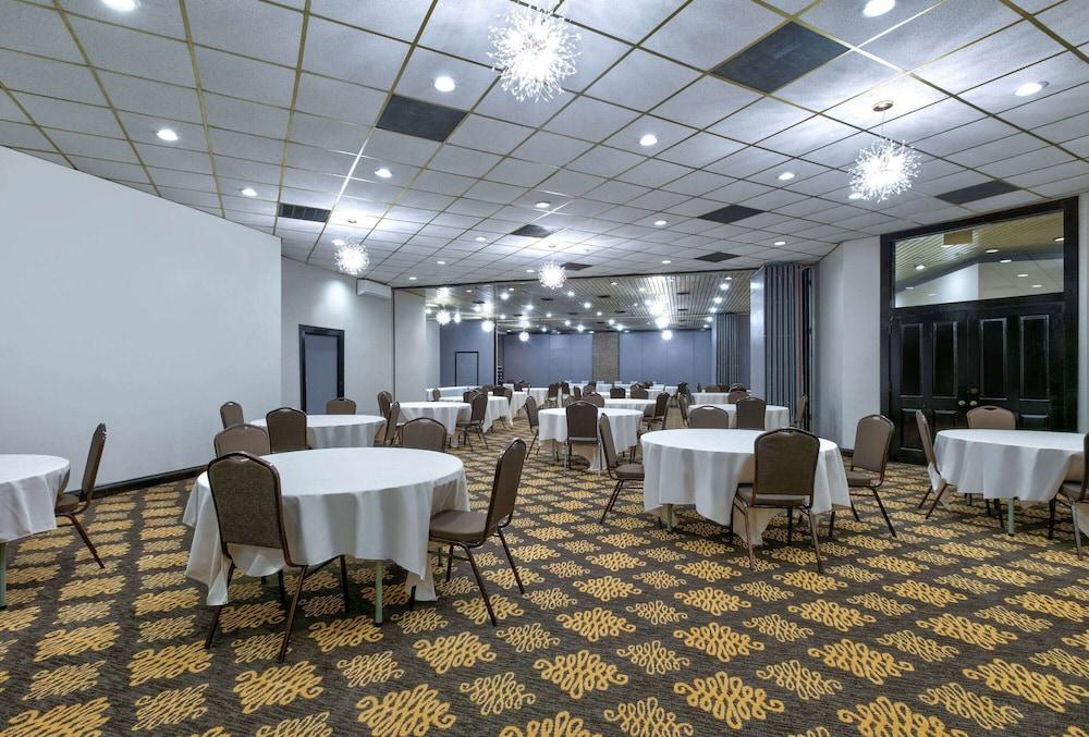 Ramada by Wyndham Diamondhead I-10/Gulfport photo 30