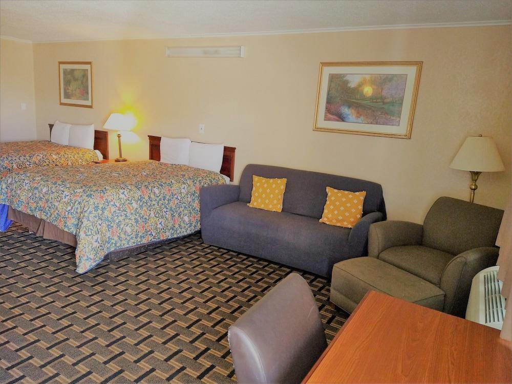 Grand View Plaza Inn & Suites photo 100