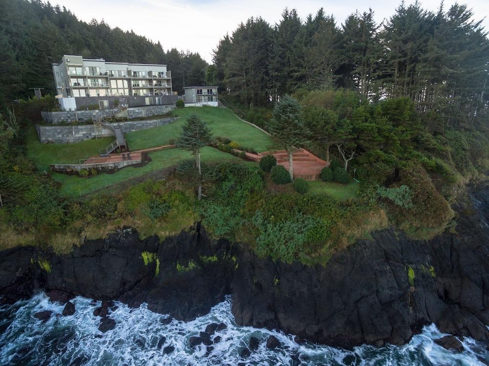 Whale Cove Inn photo 27