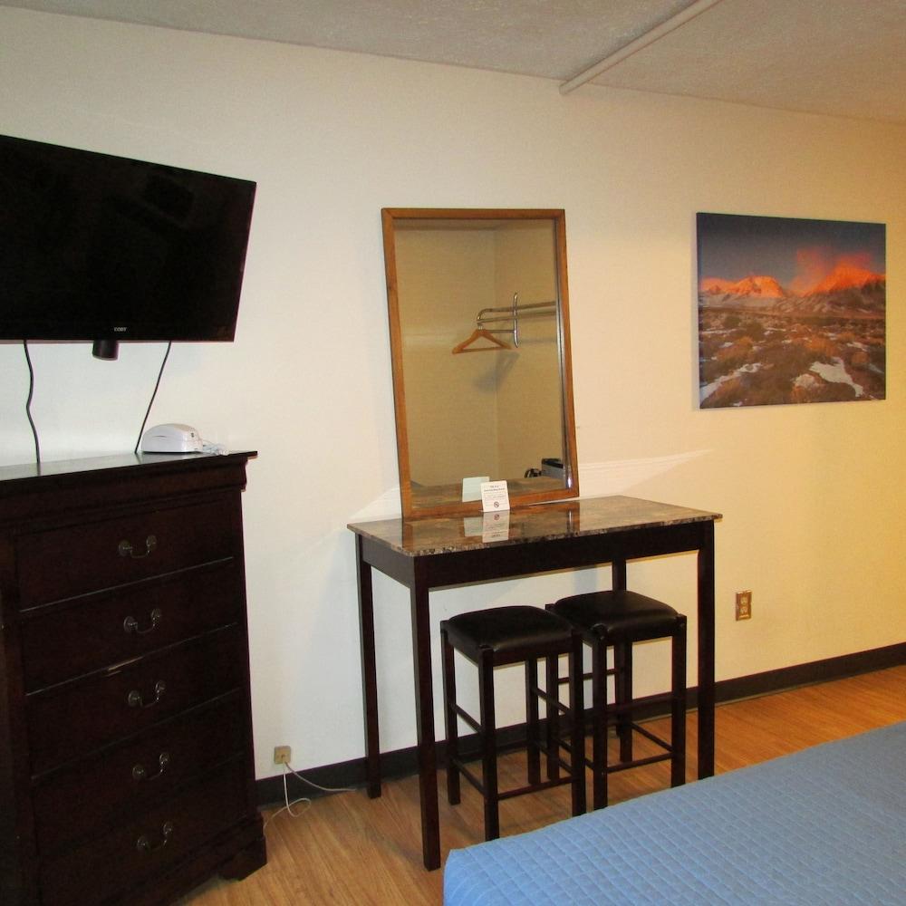 Creekwood Inn photo 22