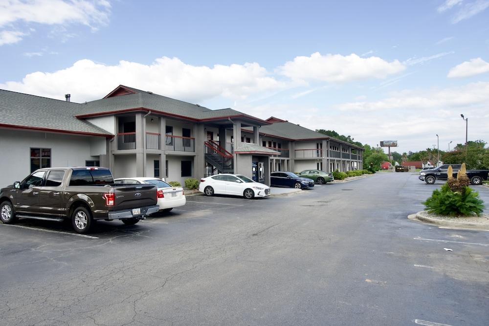 Red Roof Inn Savannah North I-95 – Port Wentworth photo 9