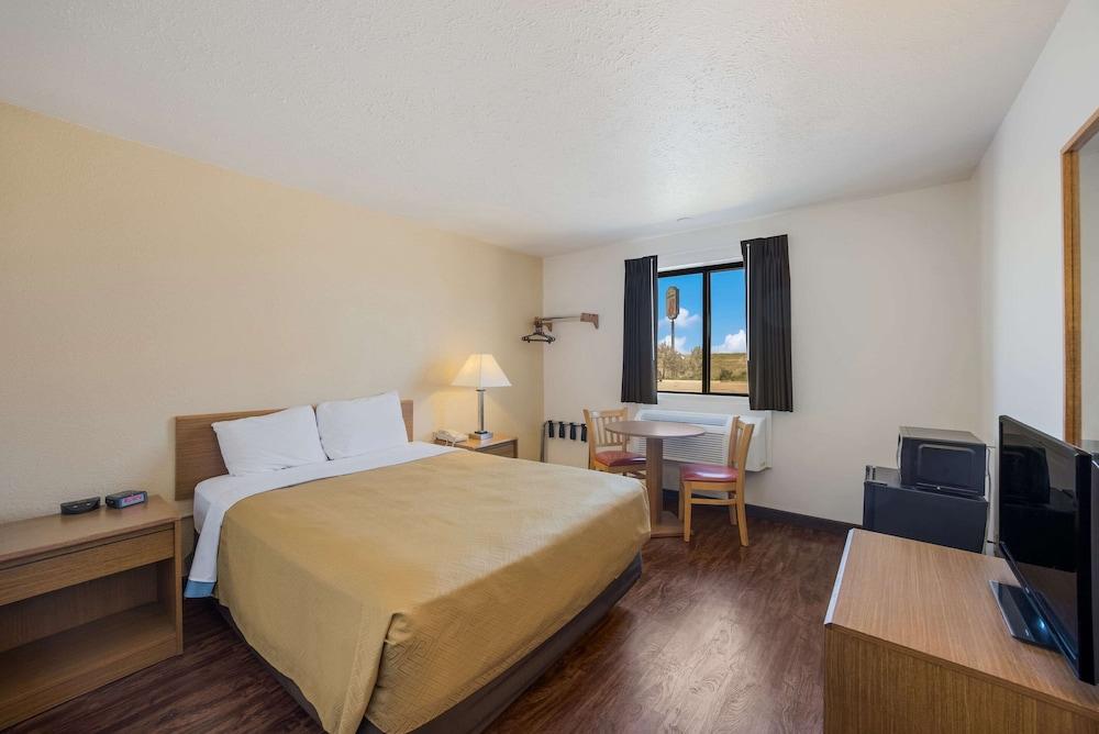 Studio 6 Limon, CO – I-70 photo 10