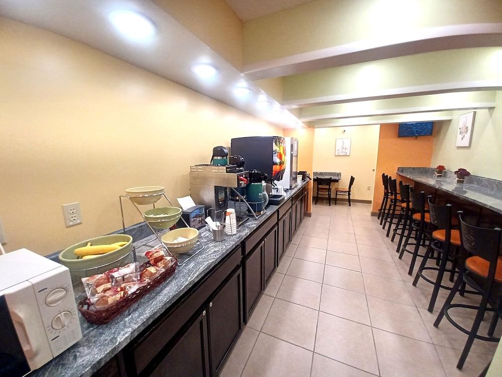 Quality Inn Hamilton photo 26