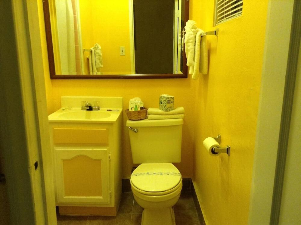 Oceanside Inn and Suites photo 30