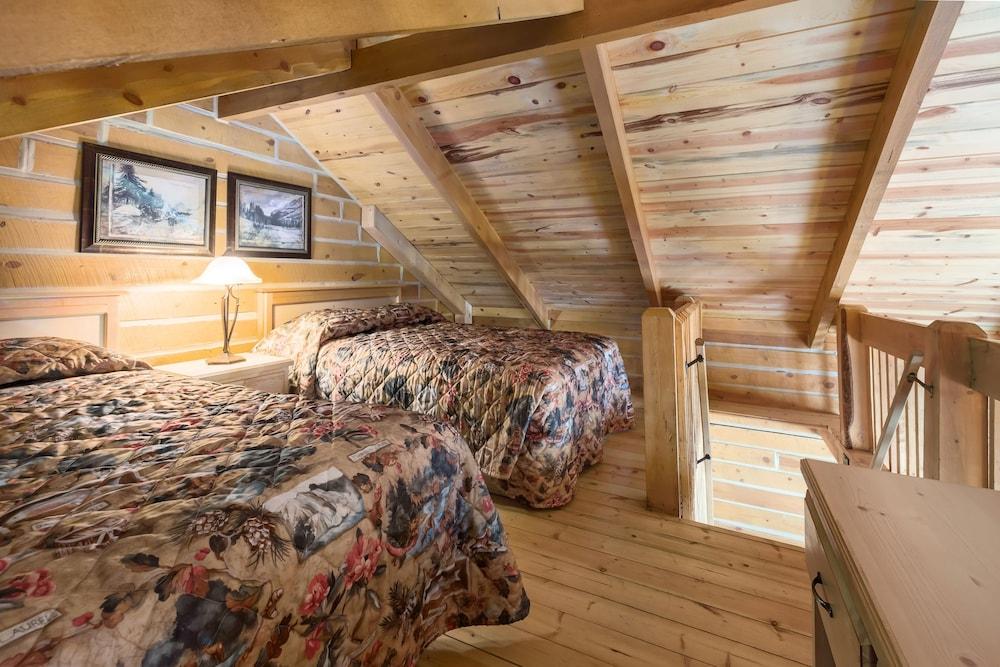 Rock Crest Lodge And Cabins photo 19