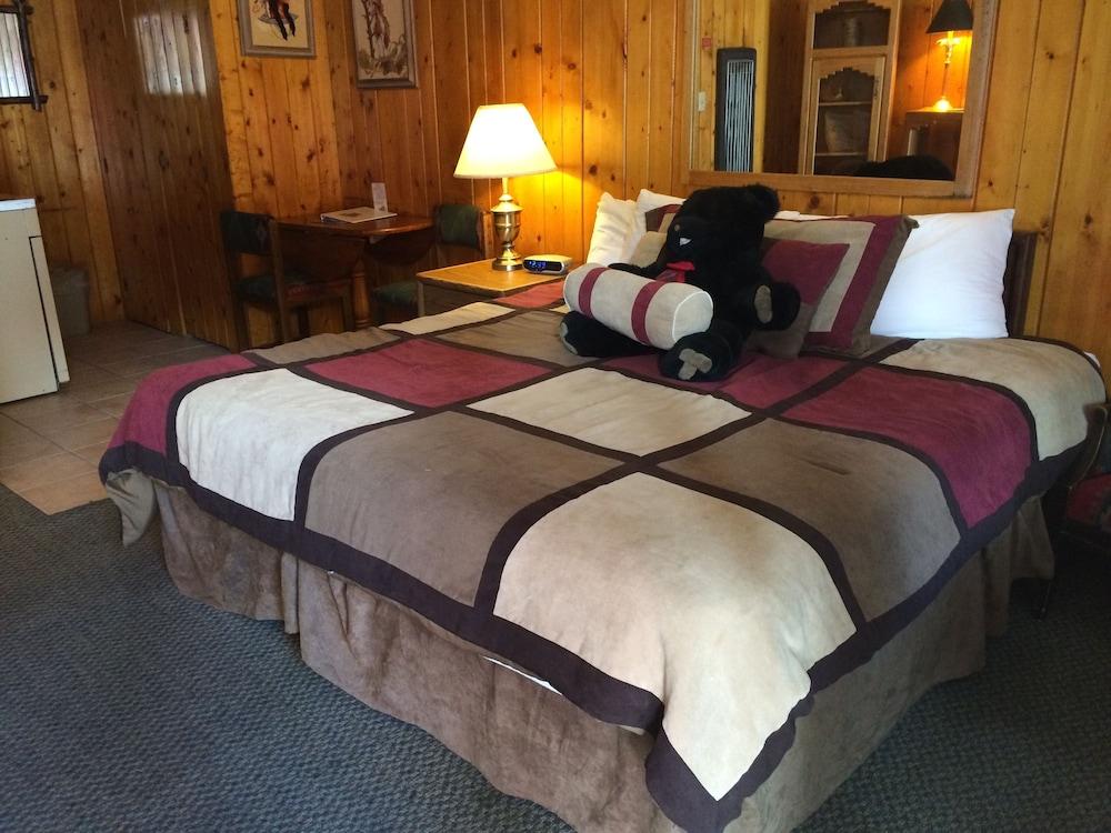 Caboose Motel photo 7