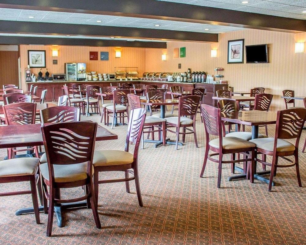 Howard Johnson by Wyndham Columbus State Fairgrounds I-71 photo 7