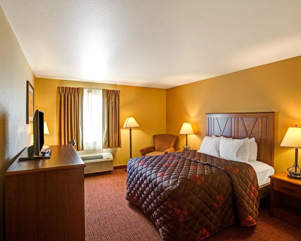 Rodeway Inn & Suites Phillipsburg photo 13