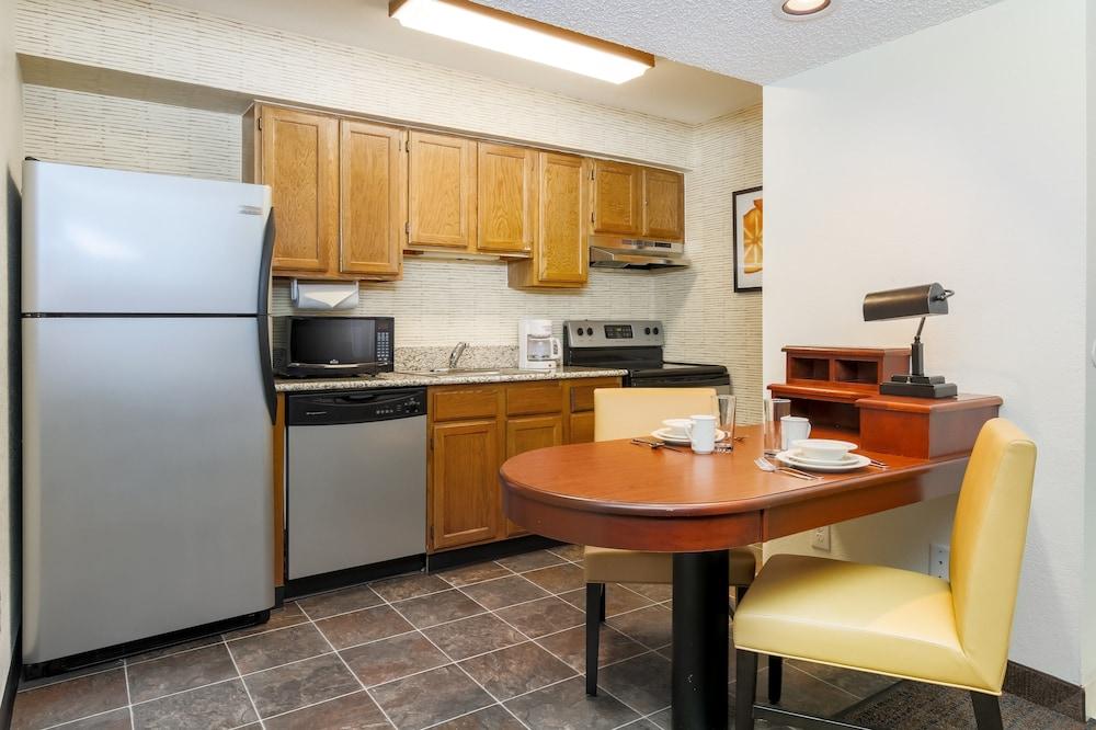 Hawthorn Suites by Wyndham Tinton Falls photo 25