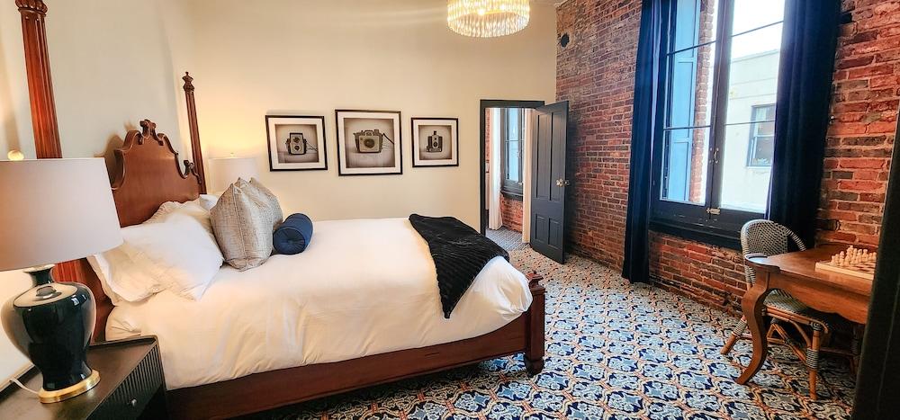 Speakeasy Suites photo 8