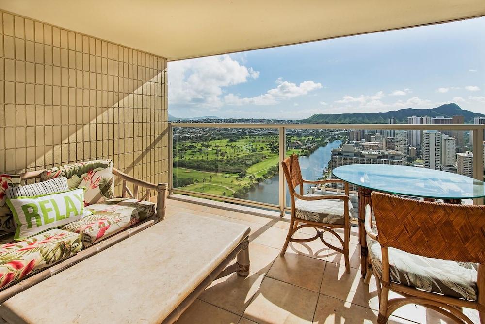 Island Colony by Hawaii Ocean Club photo 4