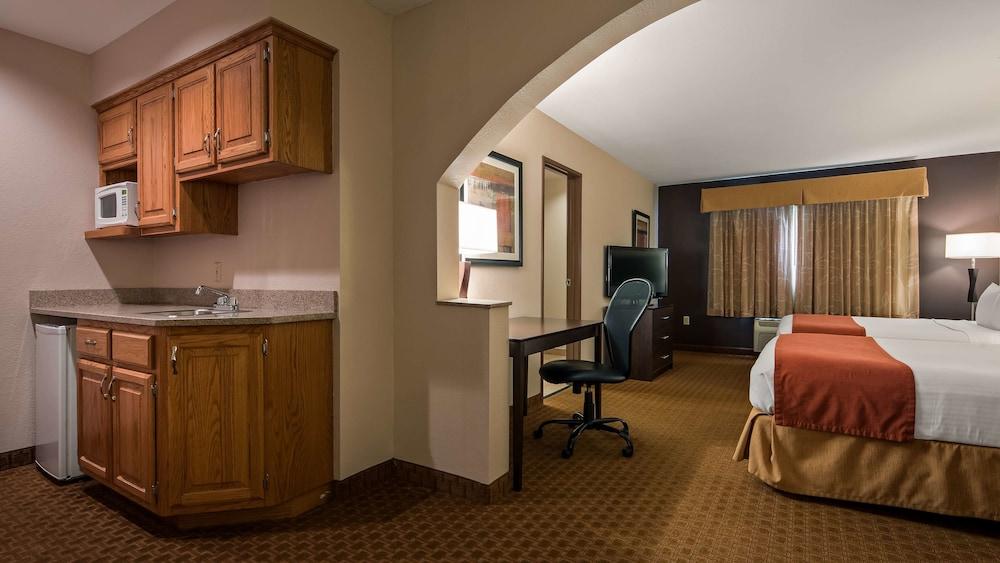 Best Western Flora Inn photo 7