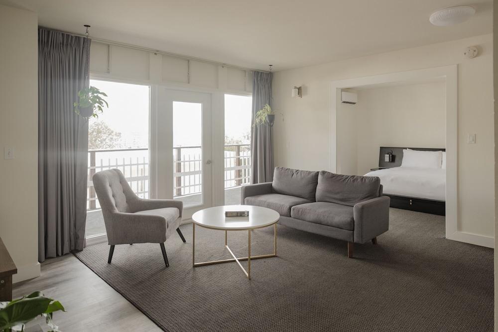 Hollywood Hills Hotel photo 18