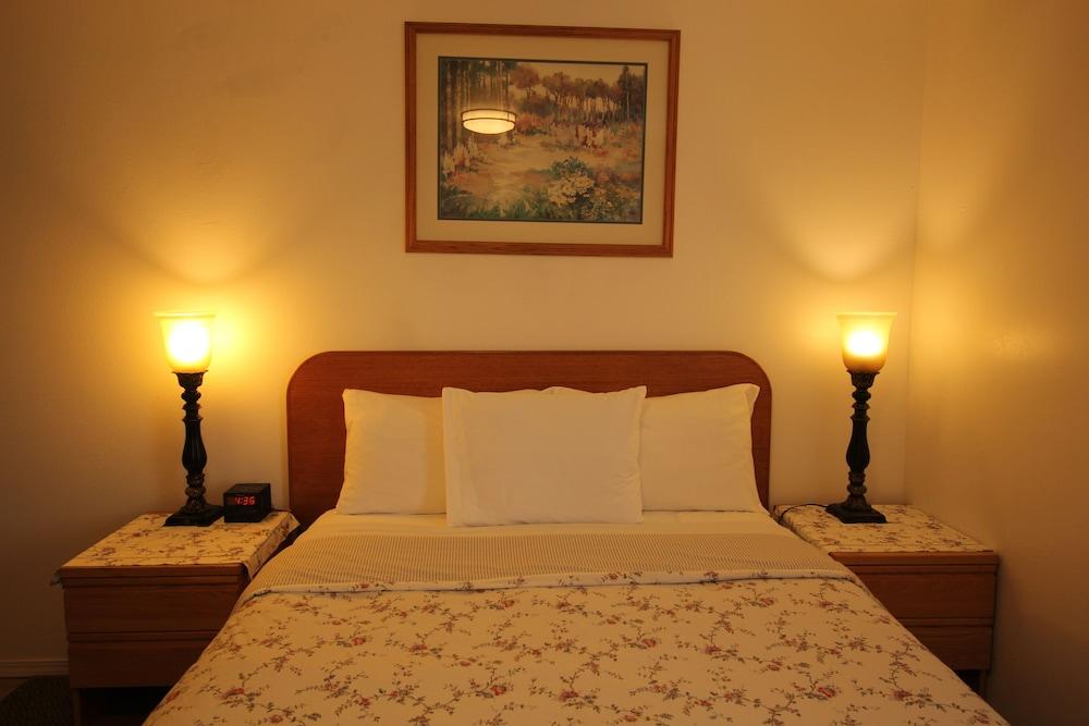 Mariner's Cove Inn photo 4