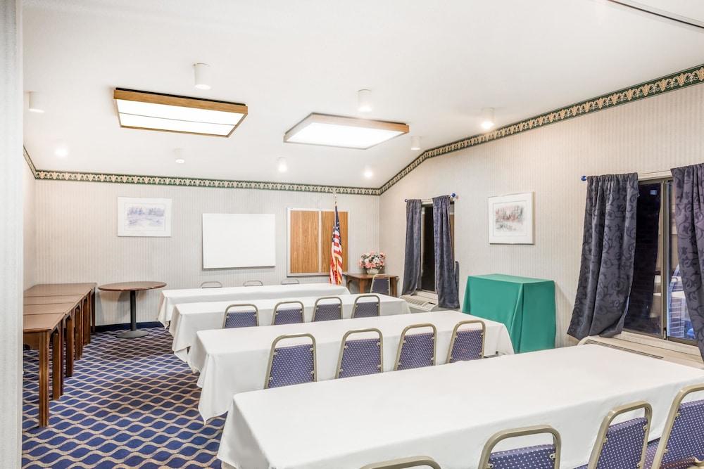 Aderi Hotel Niantic photo 19