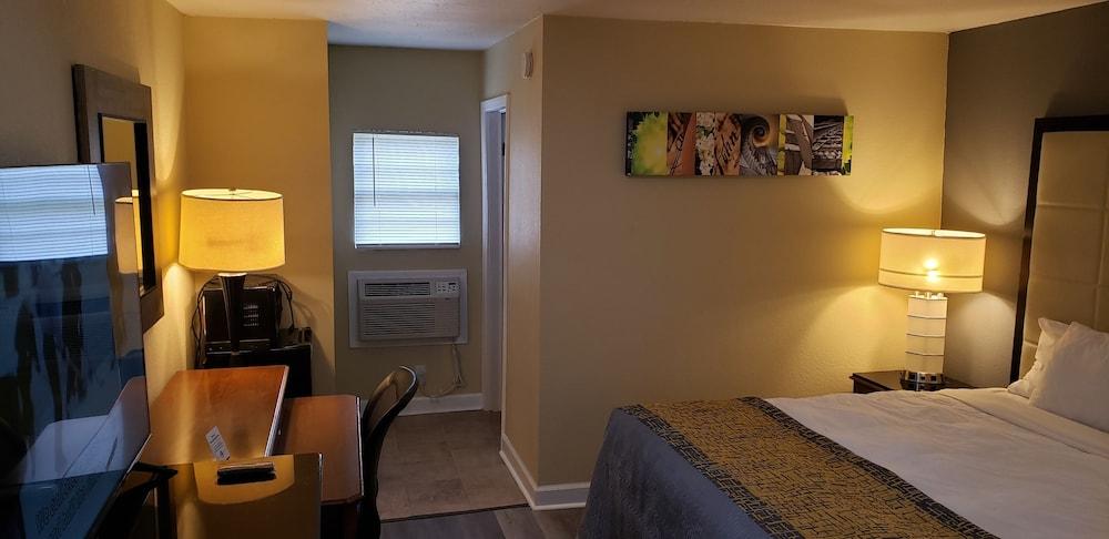 Regency Inn photo 5