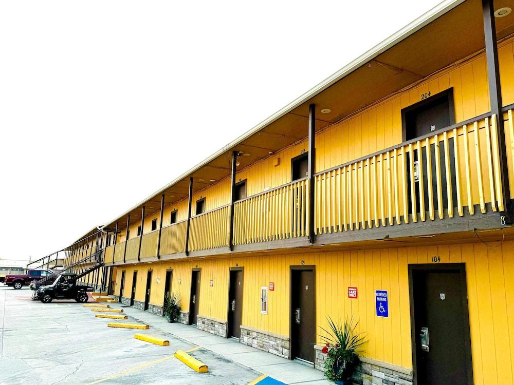 Americas Best Value Inn Salmon photo 4