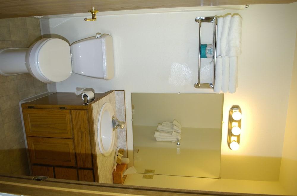 Trout Montana Motel photo 46