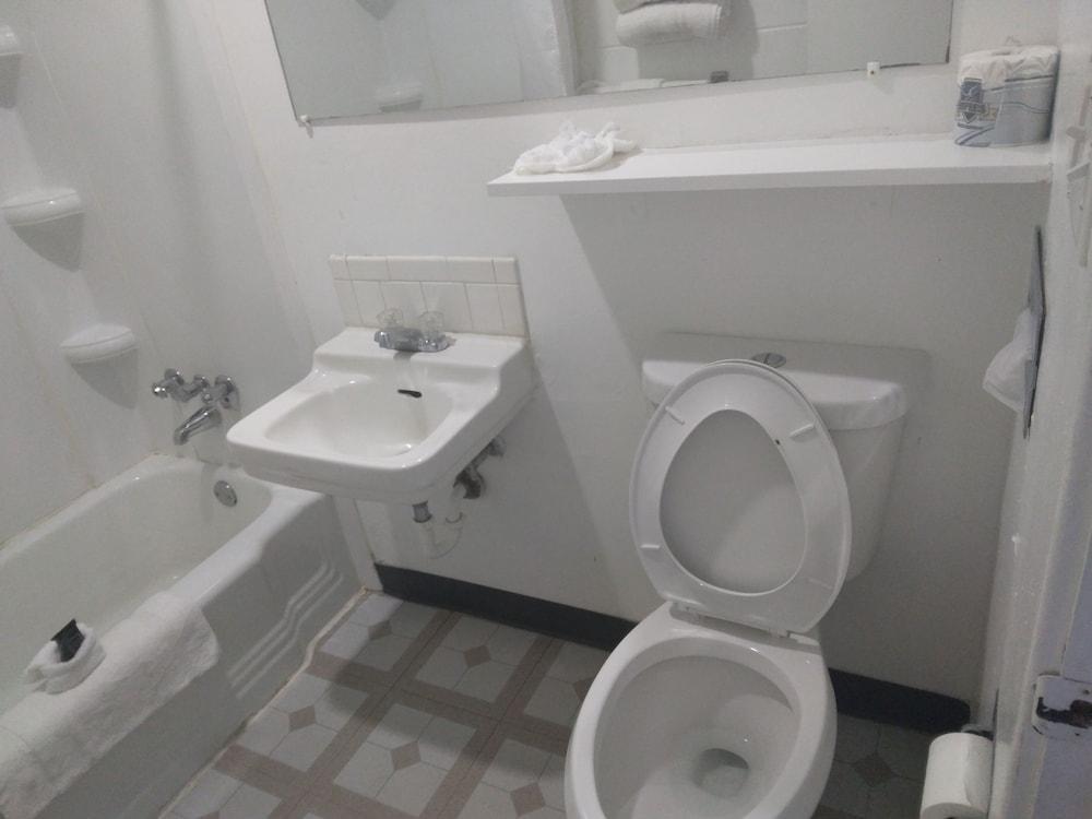 Royal Inn photo 13