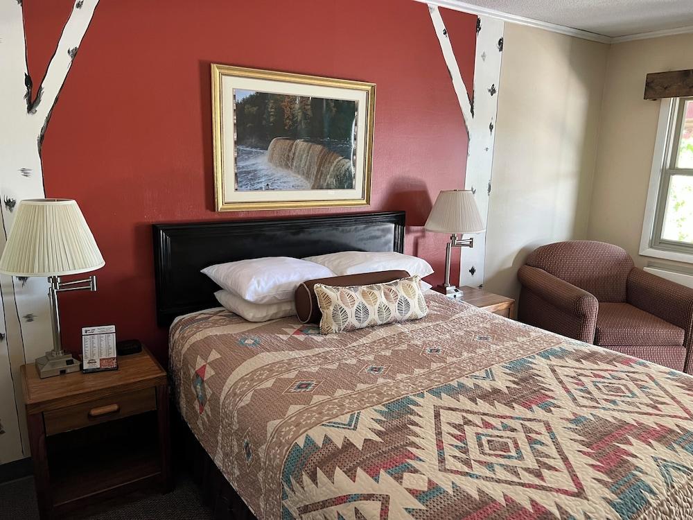 Cedar Hill Lodge photo 58