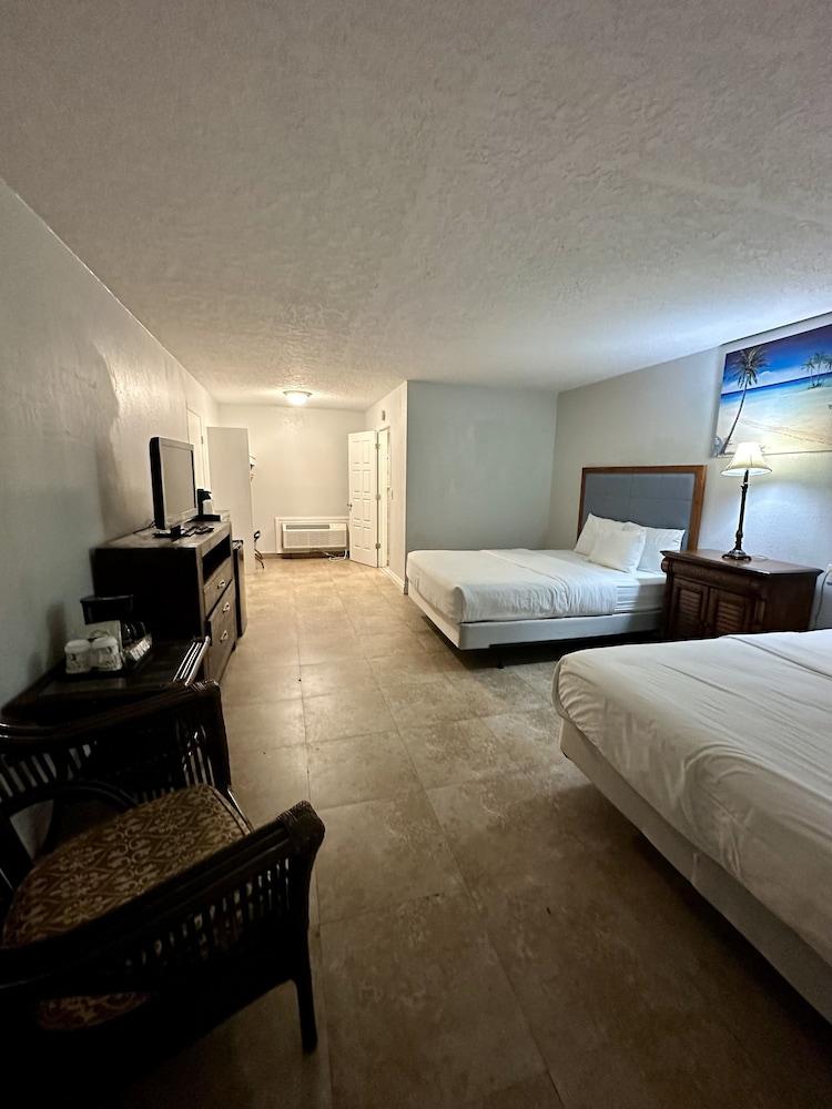 Tahitian Inn photo 16