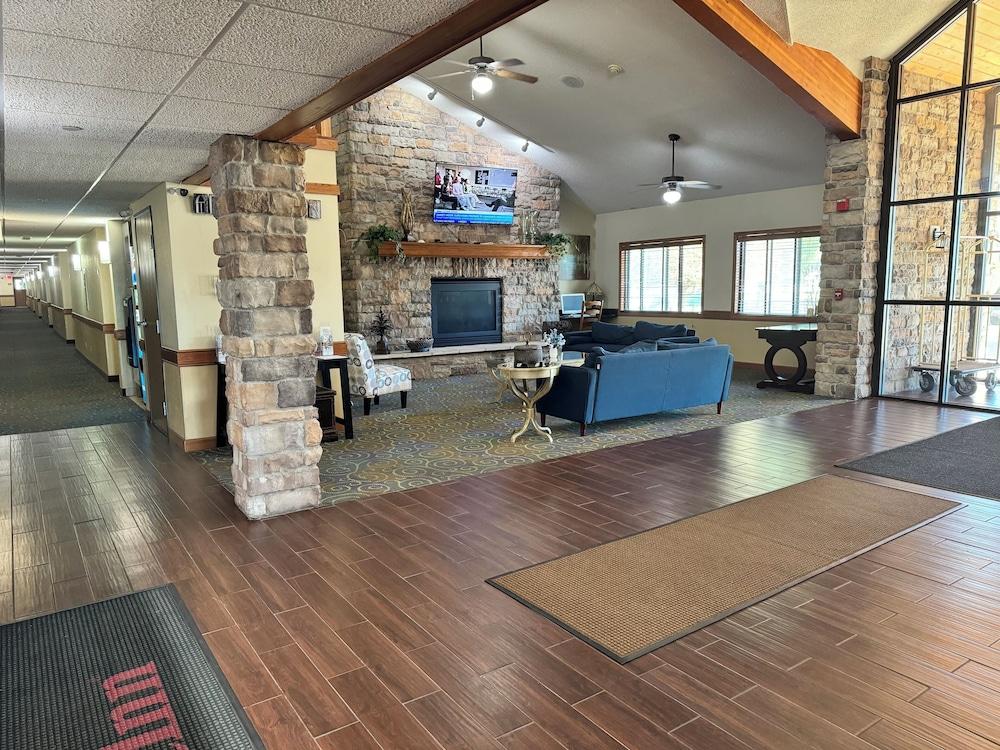 AmericInn by Wyndham Kewanee photo 22