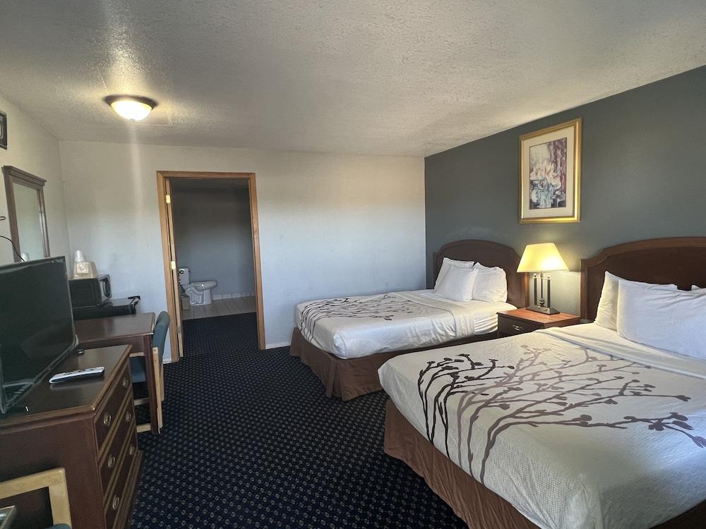 Greensburg Inn photo 27