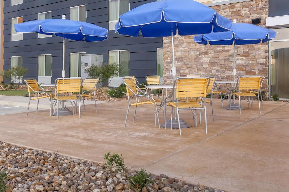 Fairfield Inn & Suites Pleasanton photo 28