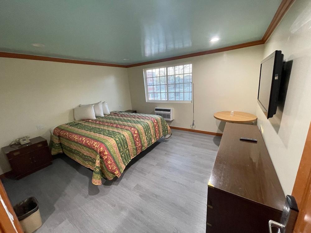Hilltop Motor Inn photo 1