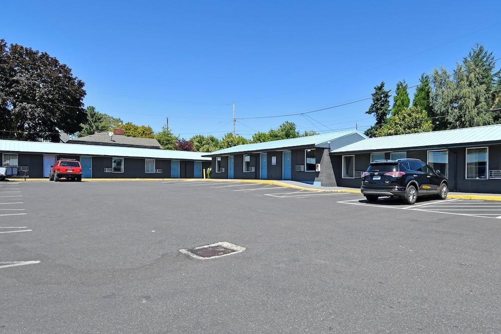 Budget Motel photo 5