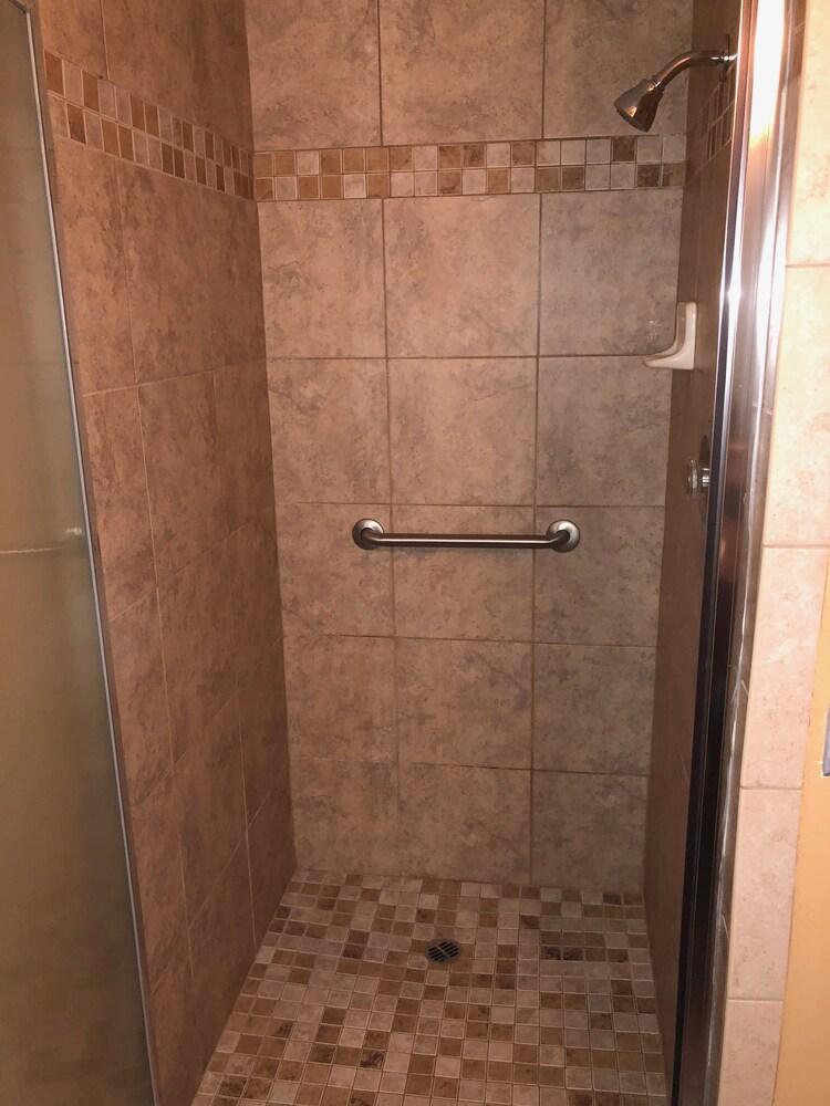 Knight's Inn Motel photo 51