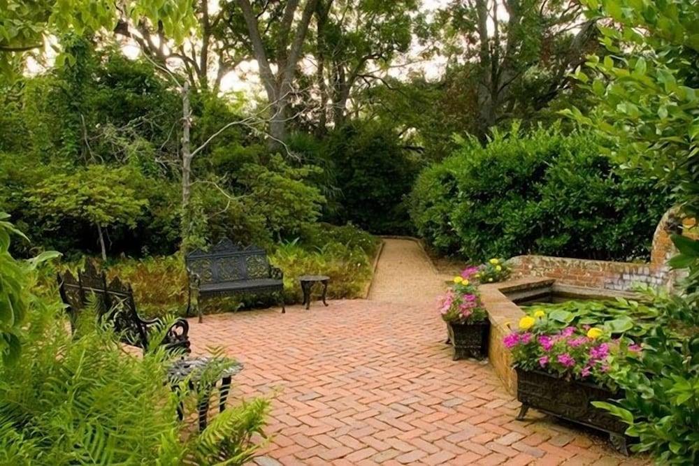 Monmouth Historic Inns and Gardens photo 38