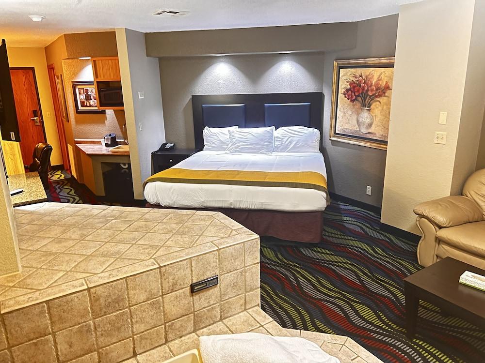 Apple Tree Inn and Suites photo 5