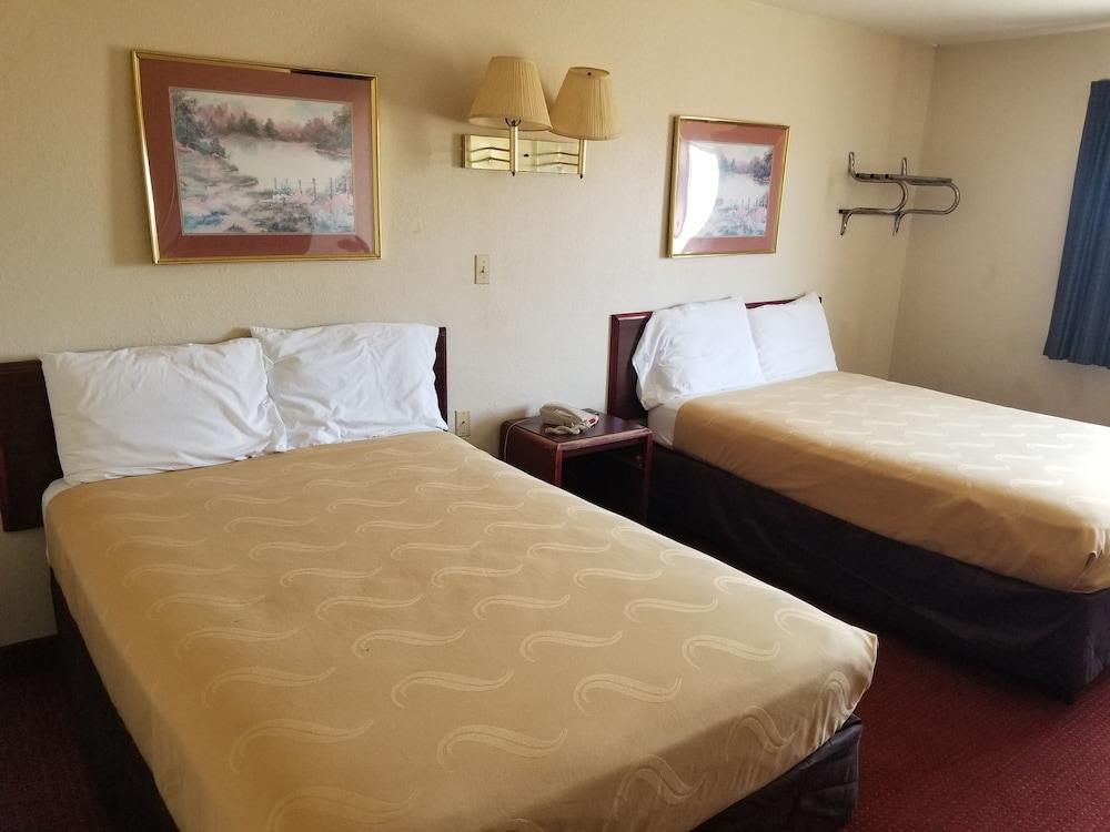 Americas Stay Inn photo 17