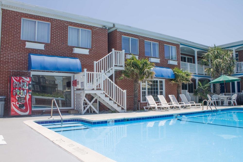 Colonial Inn Motel photo 44