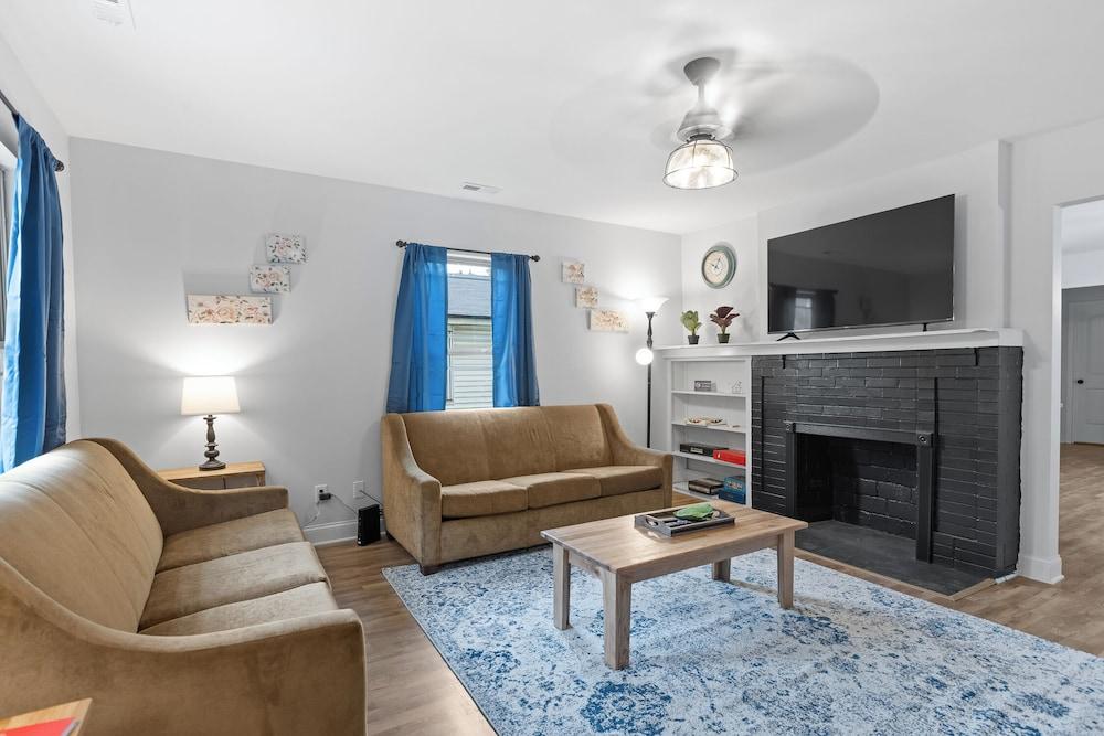 Trendy at Hoyt Two Homes photo 25