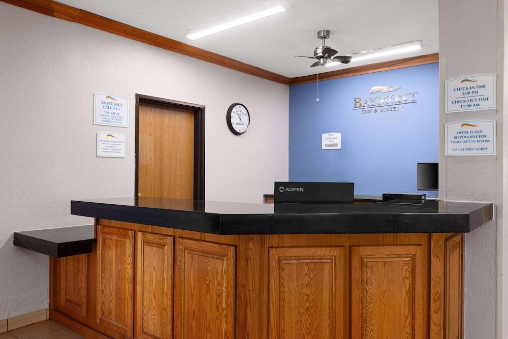 Baymont by Wyndham Waterloo photo 3