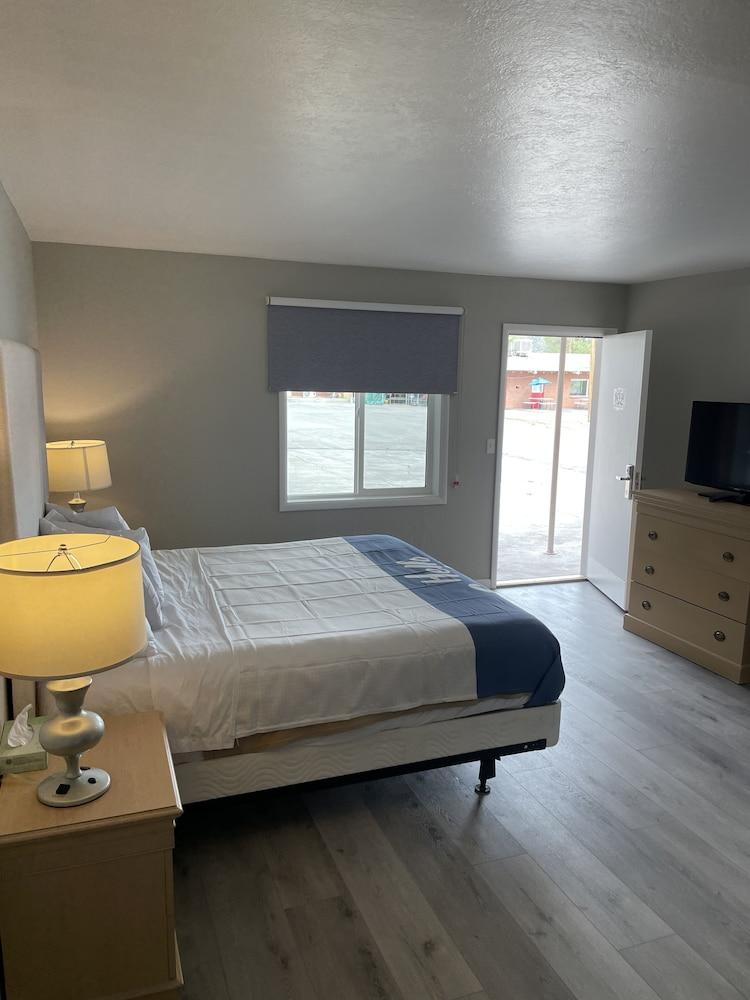 Sunglow Hotel photo 29