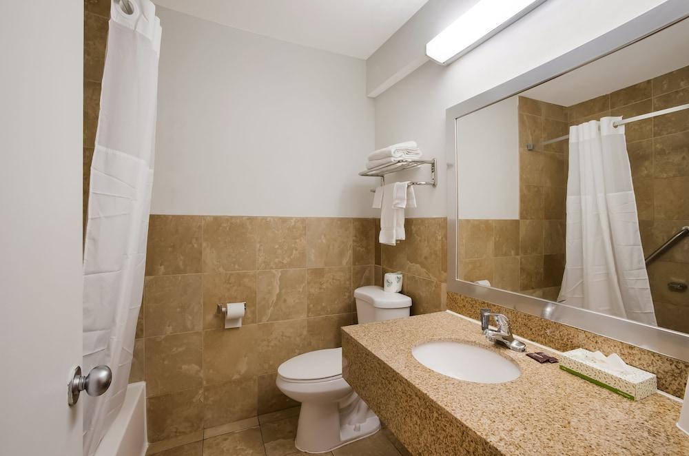 Econo Lodge Allentown North photo 12