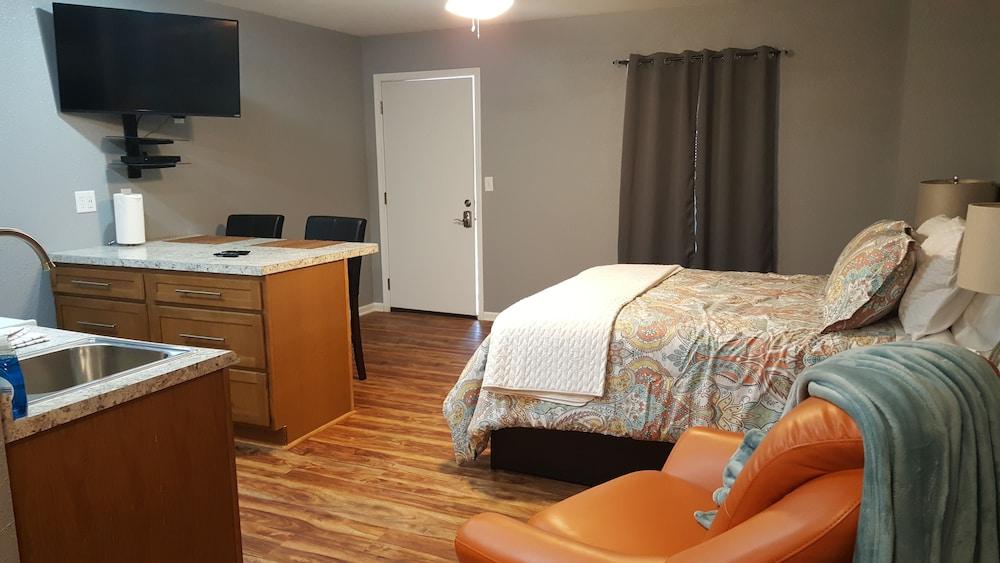 Tower Extended Stay Suites photo 19