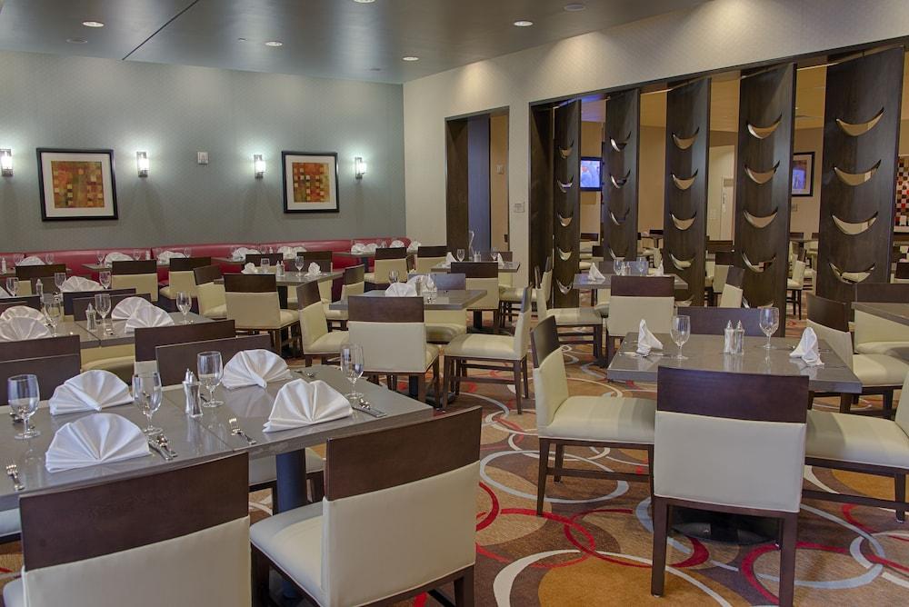 Embassy Suites Newark Airport photo 23