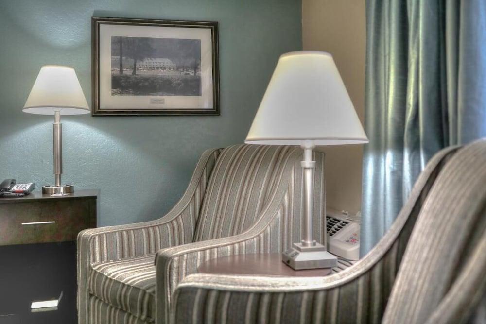 The Greystone Lodge on the River photo 3