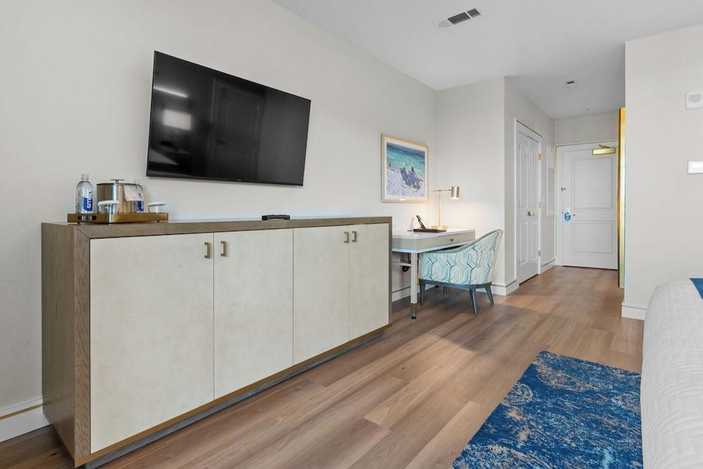 Harbor Suites at Harborwalk Village photo 74